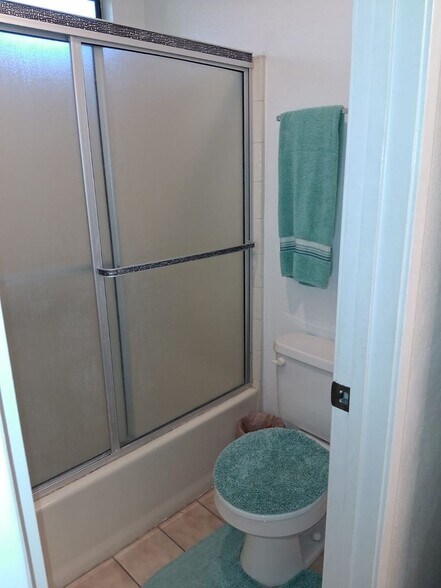 Building Photo - 441 Moser Ave