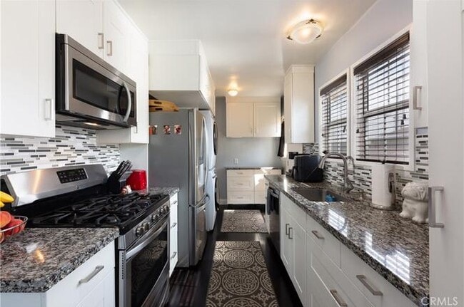 Building Photo - 5643 Ashworth St