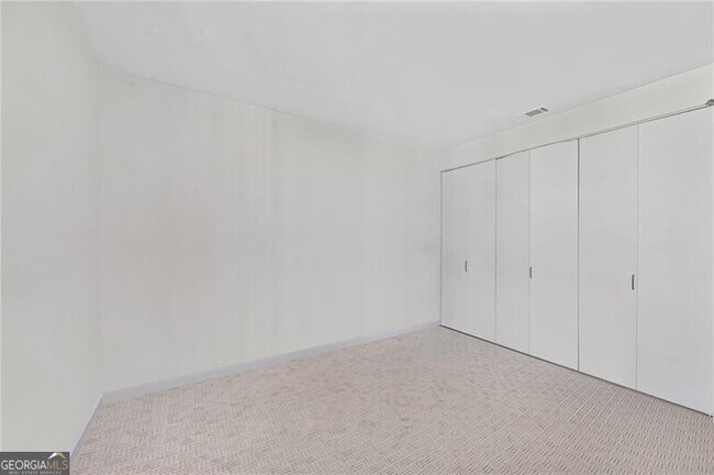 Building Photo - 2575 Peachtree Rd NE