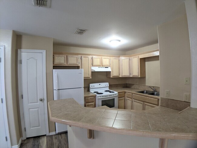 Building Photo - 721 Sonesta Ct