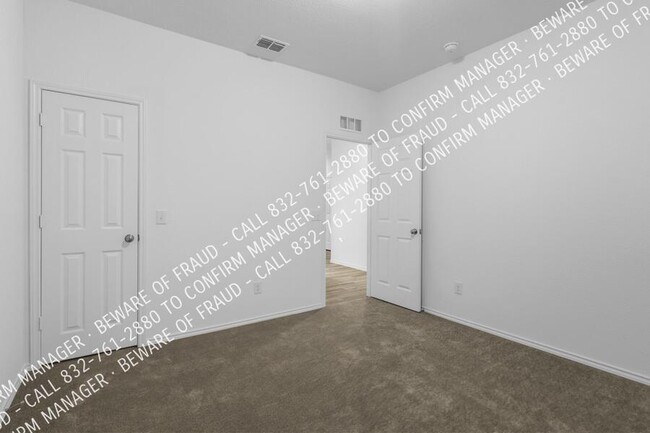 Building Photo - 1008 Marigold St