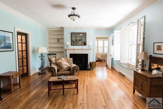 Building Photo - 285 Hampton Ct