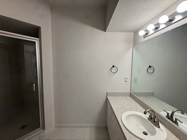 Building Photo - 4950 NW 1st Pl