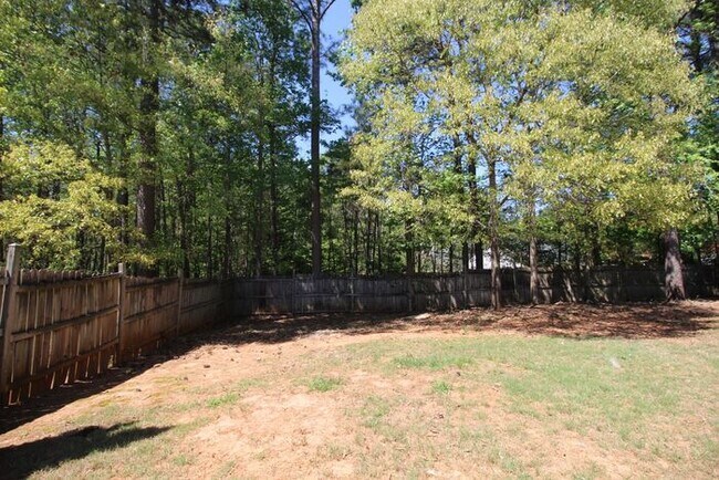 Building Photo - Huge Ranch home!