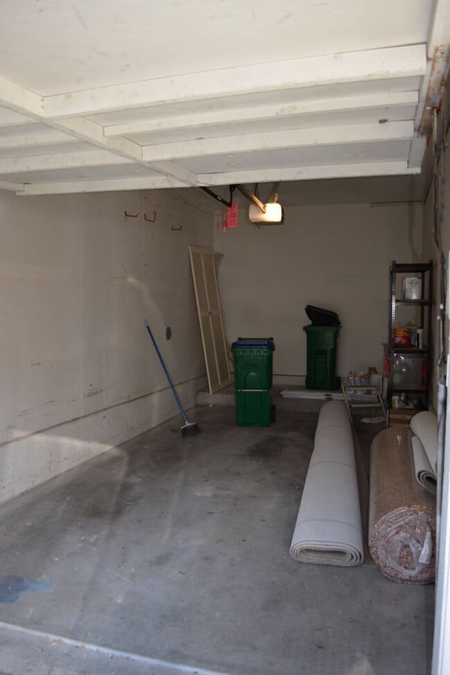 Building Photo - BEAUTIFUL "HILLCREST VILLAGE"  CONDOMINIUM HOME WITH GARAGE