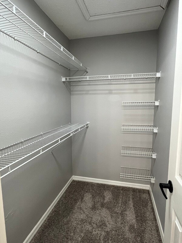 Building Photo - 1019 N Platte Way