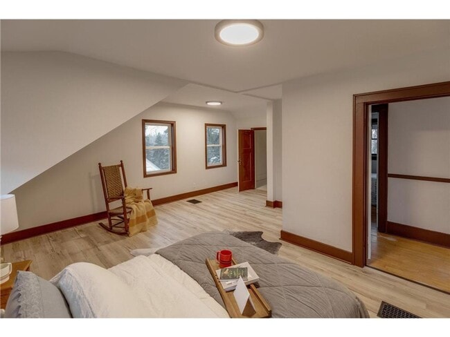 Building Photo - 2 Bedroom, 1 Bathroom Single-Family Home w...