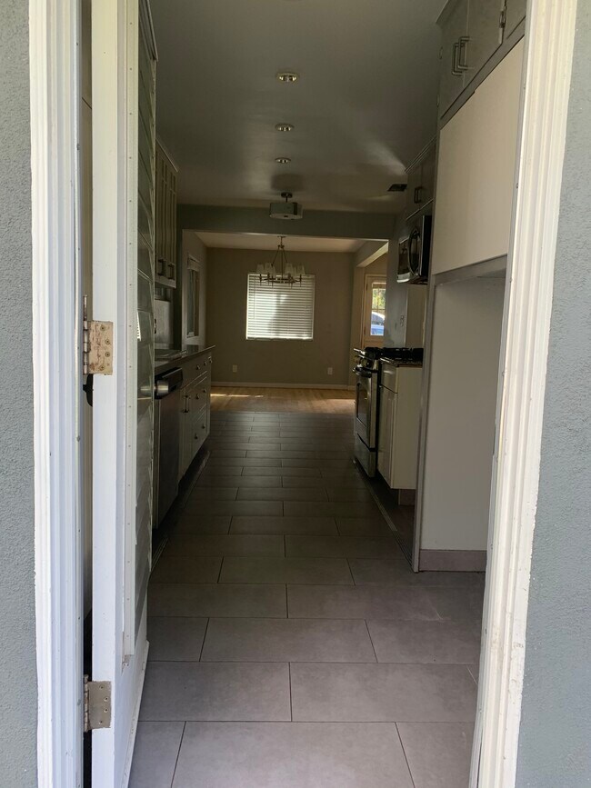 Building Photo - 251 Cll De Andalucia