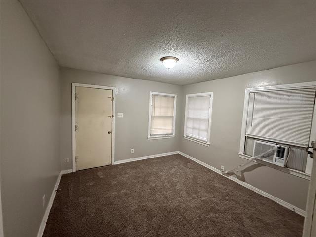 Building Photo - 1018 E Waco Ave