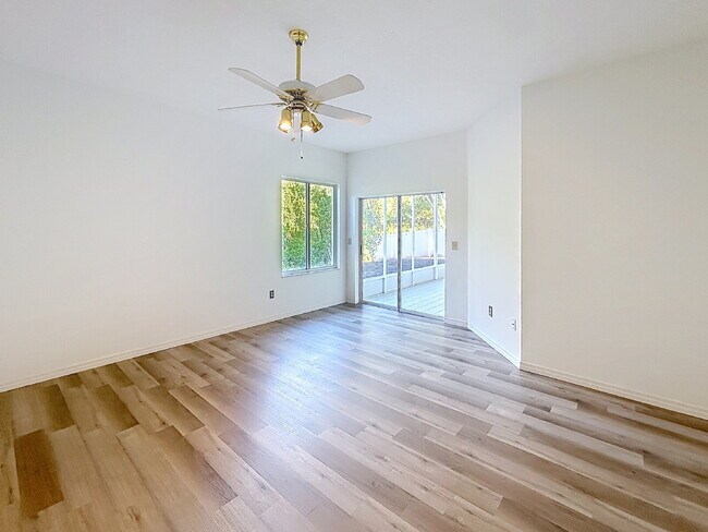 Building Photo - 9122 Rockrose Dr