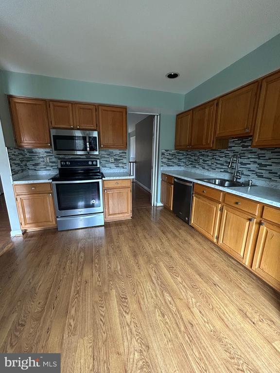 Building Photo - 14618 Cambridge Cir