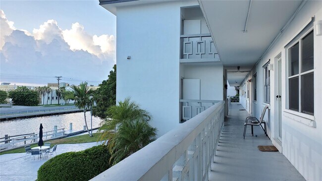 Building Photo - 467 Golden Isles Dr