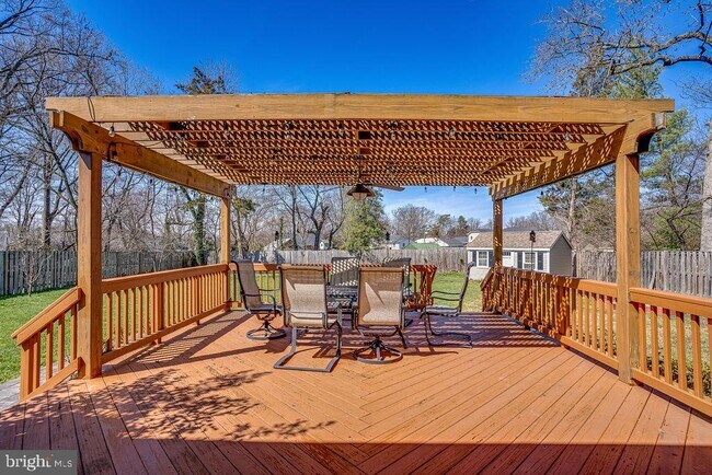 Building Photo - 8404 Wagon Wheel Rd