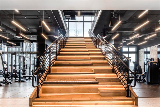 Building Photo - 398 NE 5th St