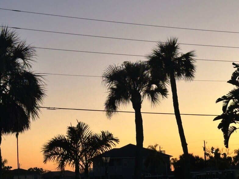 Building Photo - 13729 Cox Ave