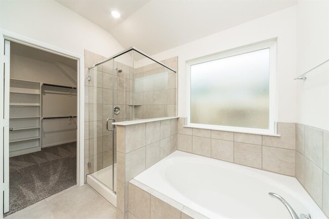 Building Photo - 7035 Toluca Dr