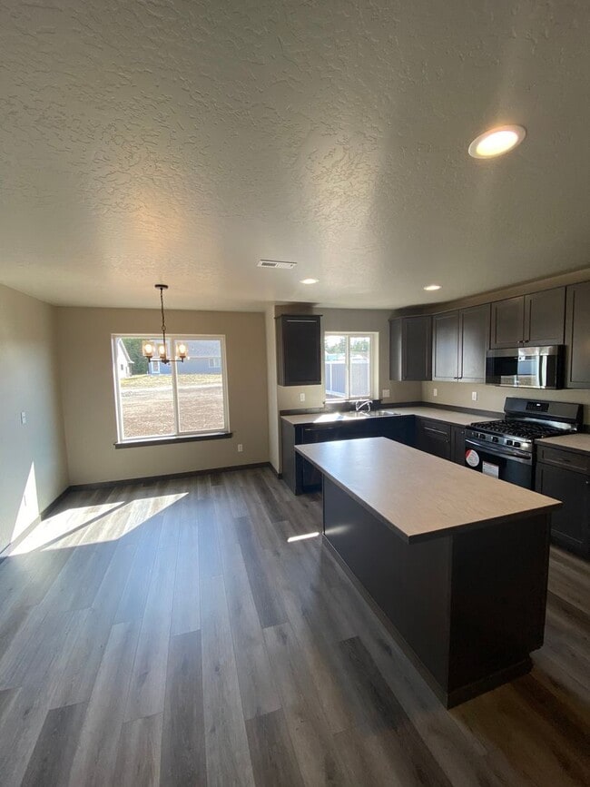 Building Photo - New home on 8th Avenue in Spirit Lake