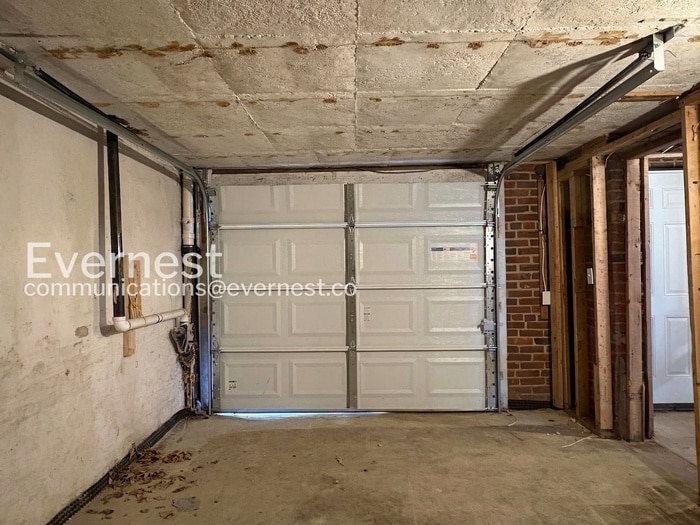 Building Photo - 1210 E 36th St