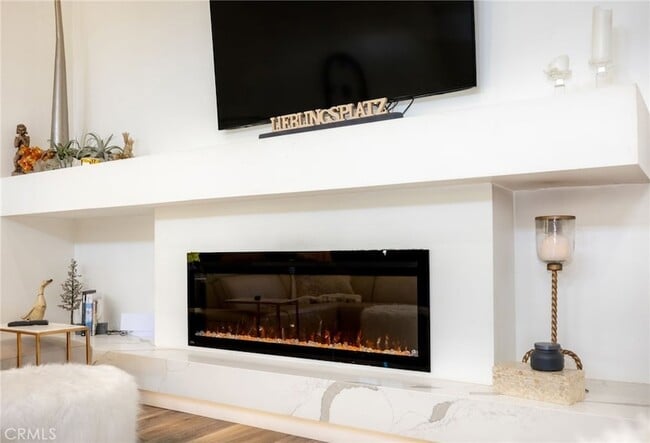 Building Photo - 1720 Vista Del Lago