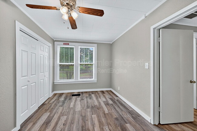 Building Photo - 300 W Moore St