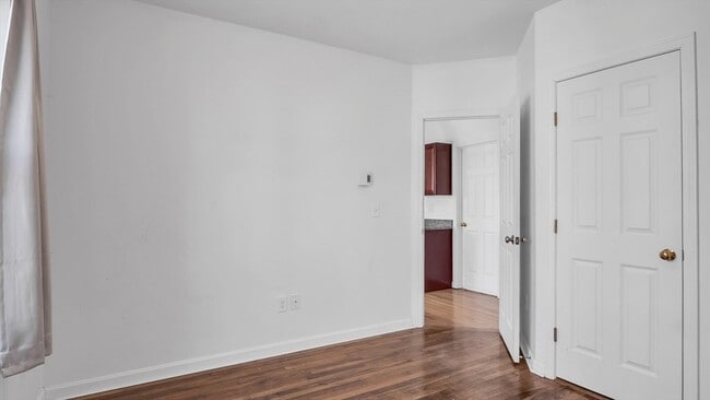 Building Photo - 1442 Main St