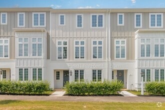 Building Photo - Newly Built Home w Large Island in Open Ki...