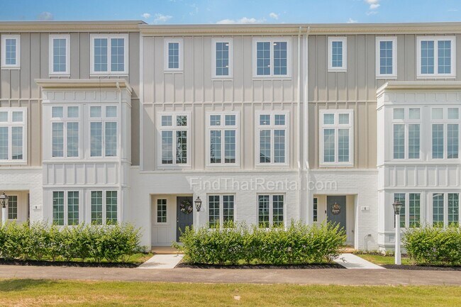 Primary Photo - Newly Built Home w Large Island in Open Ki...