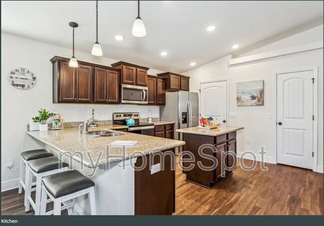 Building Photo - 6315 Redberry Dr