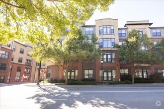 Building Photo - 2bd/2Ba Midtown Condo Perfect for Roommate...