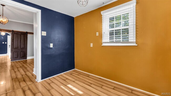 Building Photo - 6622 Crest Ave