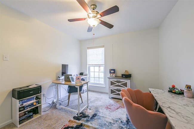 Building Photo - 4030 Bentley Dr