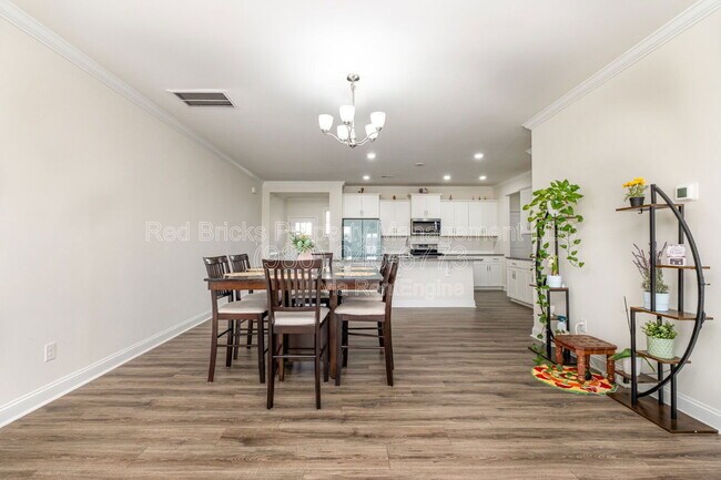 Building Photo - 7901 Iron Rd