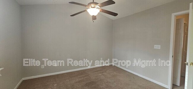 Building Photo - 6807 Juniper Tree St