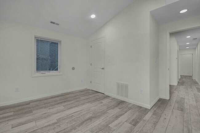 Building Photo - 1027-1029 Madison Ave