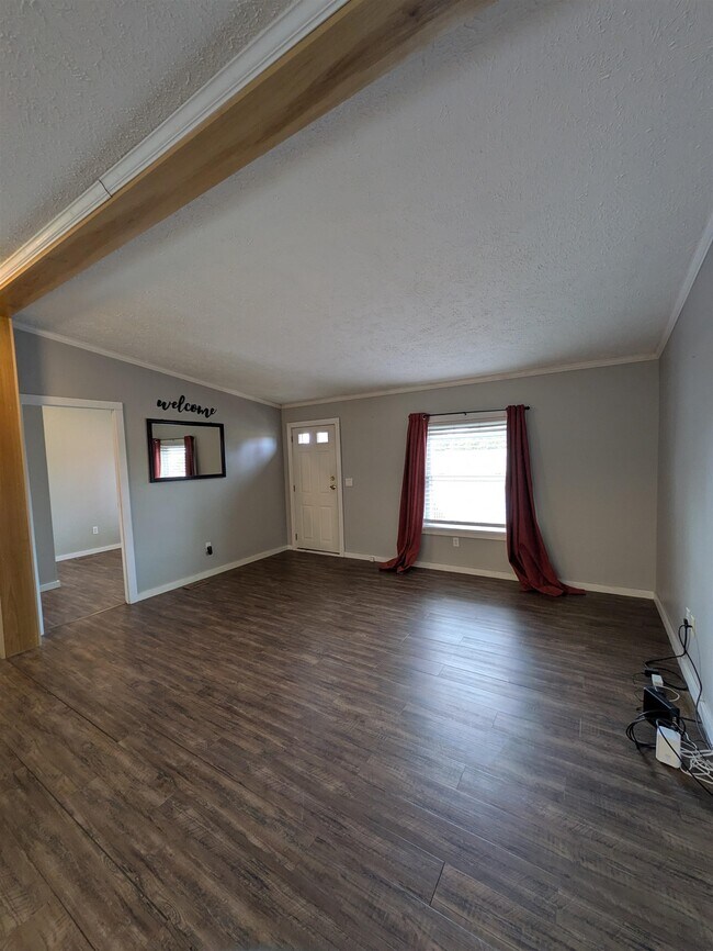 Building Photo - 11 Corn Hill Rd