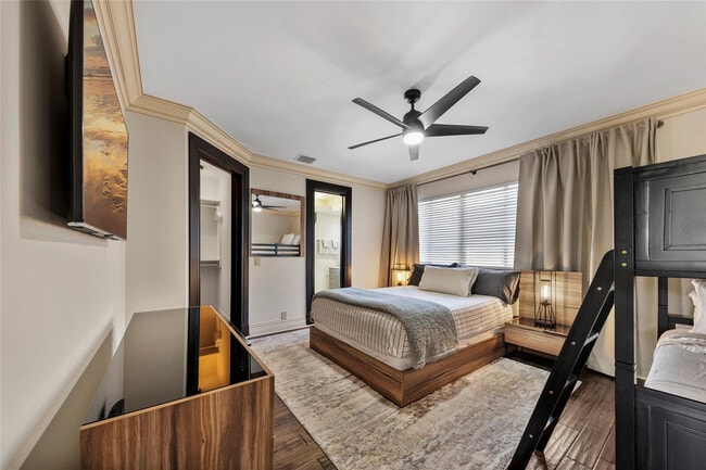 Building Photo - 2430 Castilla Isle