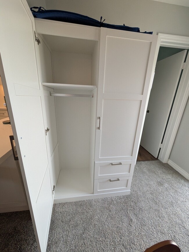 Building Photo - 8274 Beaver Lake Dr