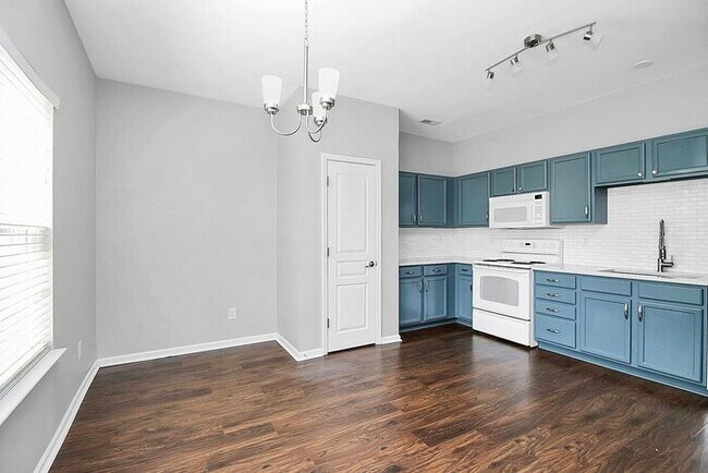 Building Photo - Beautiful 3BD/2BA Ranch in Alexander Chase!