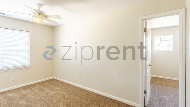 Building Photo - 1251 Clover Dr