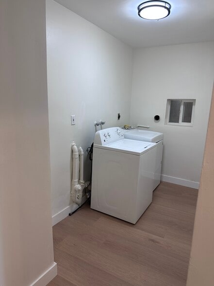 Laundry room - 1734 Prospect Ave