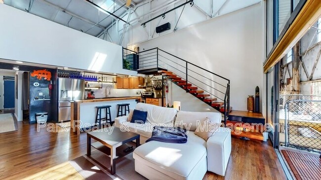 Building Photo - 3377 Blake St