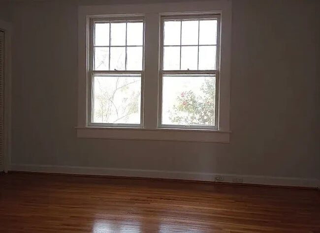 Building Photo - 221 Old Cedar Rock Rd