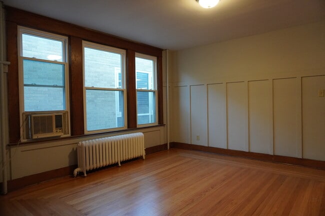 Building Photo - 58 Summit Ave