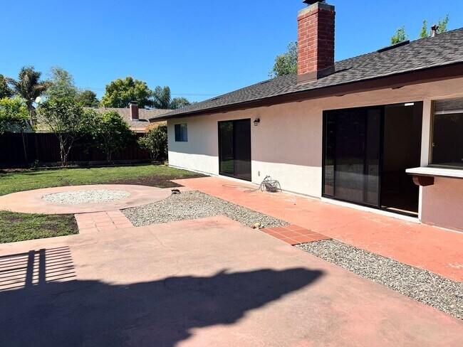 Building Photo - Updated 3 bedroom Home