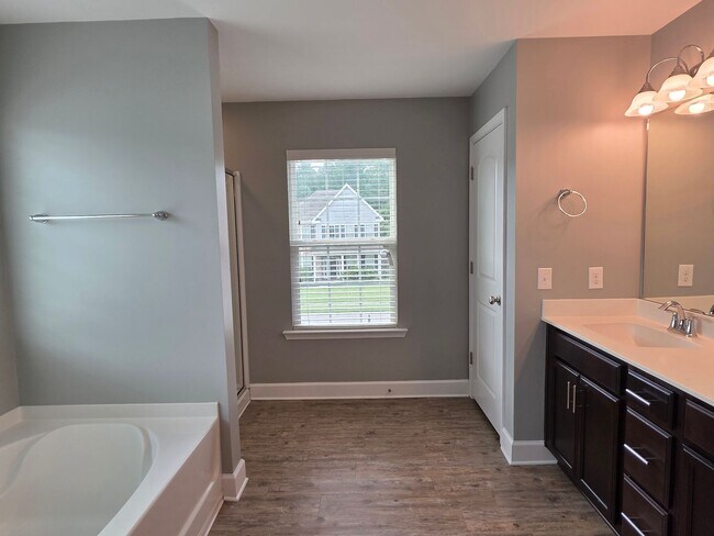 Building Photo - Belmont Glen! South Effingham Schools! Community Amenities!