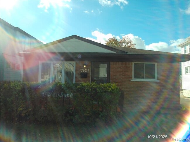 Building Photo - 762 Ruffner Ave