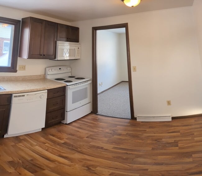 Building Photo - 110-112 West Grant St