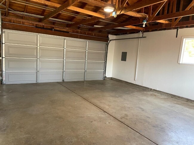 Building Photo - 1570 Camille Ct