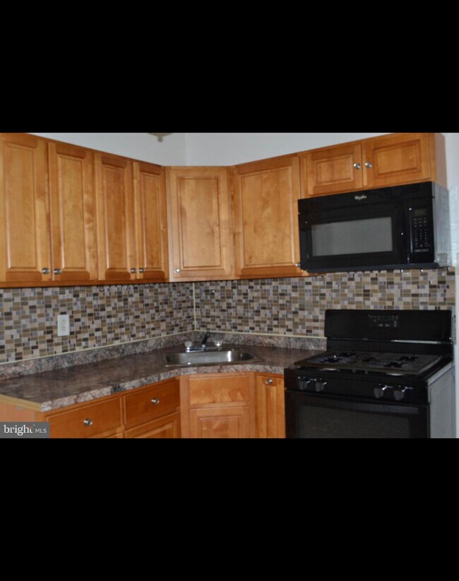 Updated Kitchen - 3140 G St