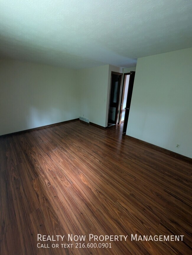 Building Photo - 1387 Belvoir Mews